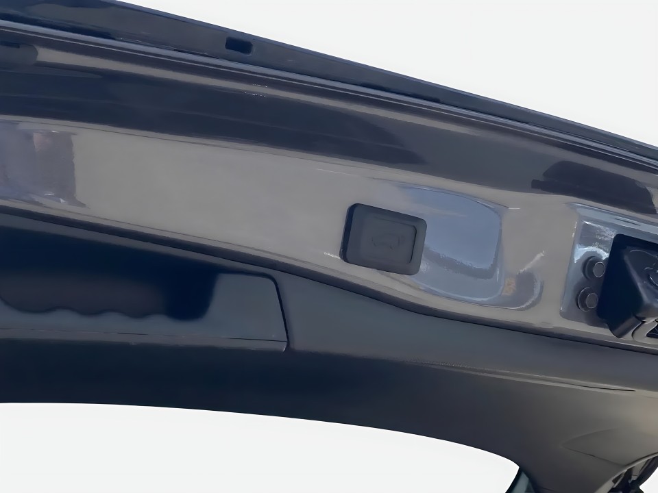 Toyota RAV4 AWD PHEV - foto 8