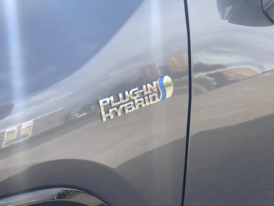 Toyota RAV4 AWD PHEV - foto 9