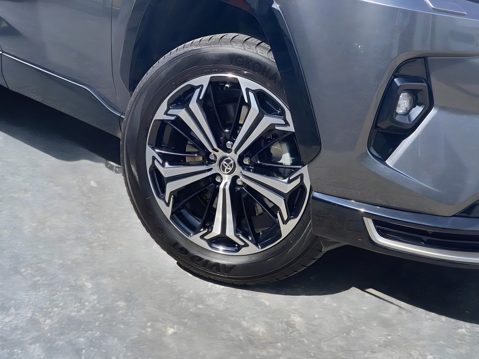 Toyota RAV4 AWD PHEV - foto 15