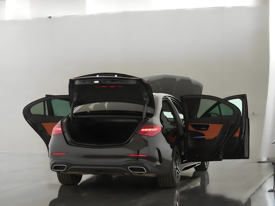 Mercedes-Benz C 300e 4MATIC AMG Line - foto 12