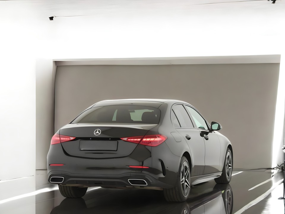 Mercedes-Benz C 300e 4MATIC AMG Line (3)