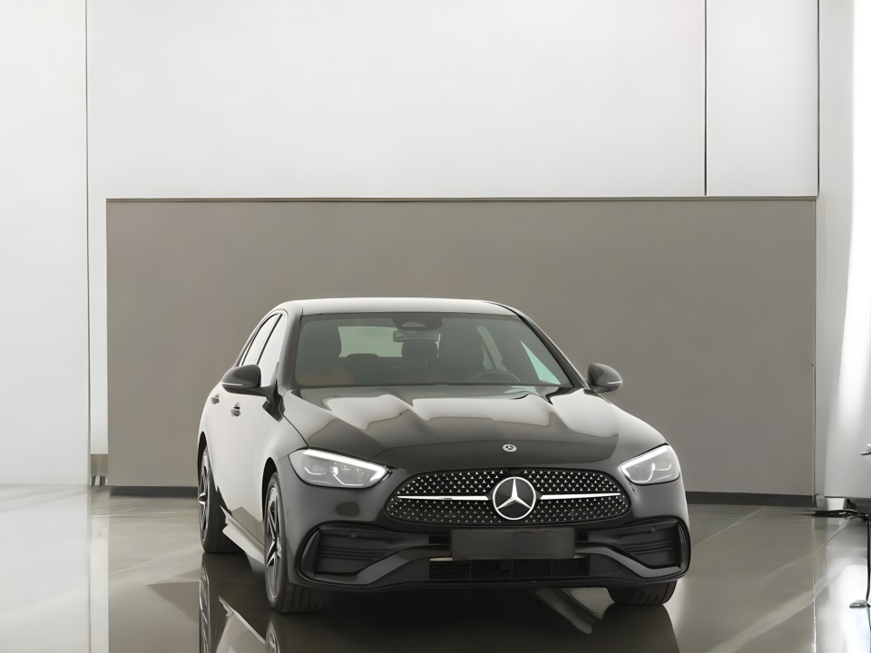 Mercedes-Benz C 300e 4MATIC AMG Line