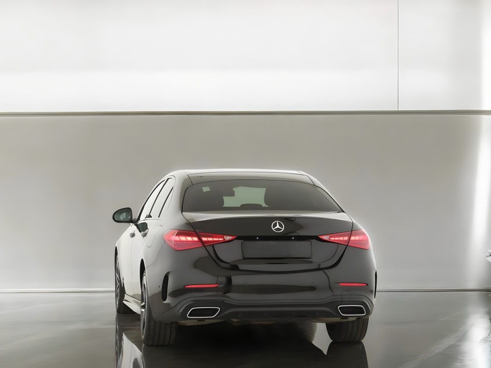 Mercedes-Benz C 300e 4MATIC AMG Line (4)