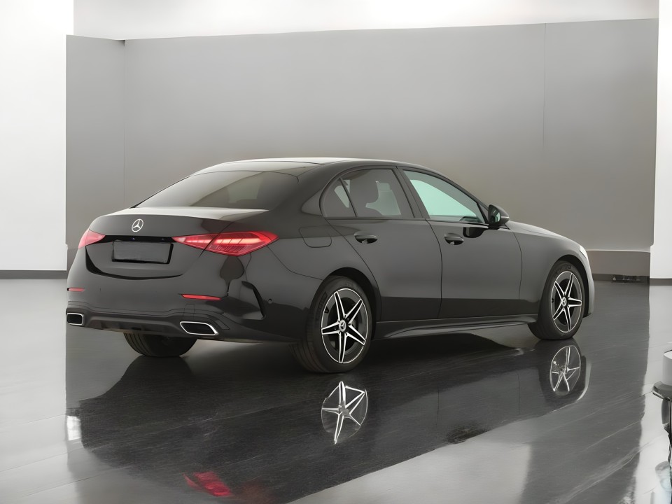 Mercedes-Benz C 300e 4MATIC AMG Line (2)