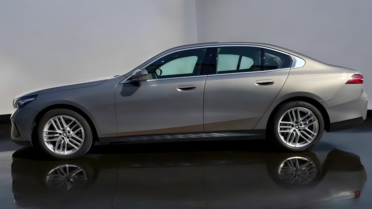 BMW Seria 5 520i (2)