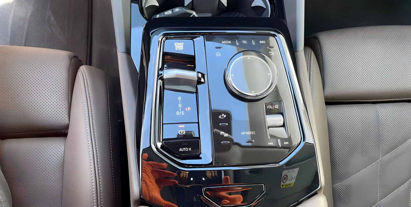 BMW Seria 5 520i - foto 9