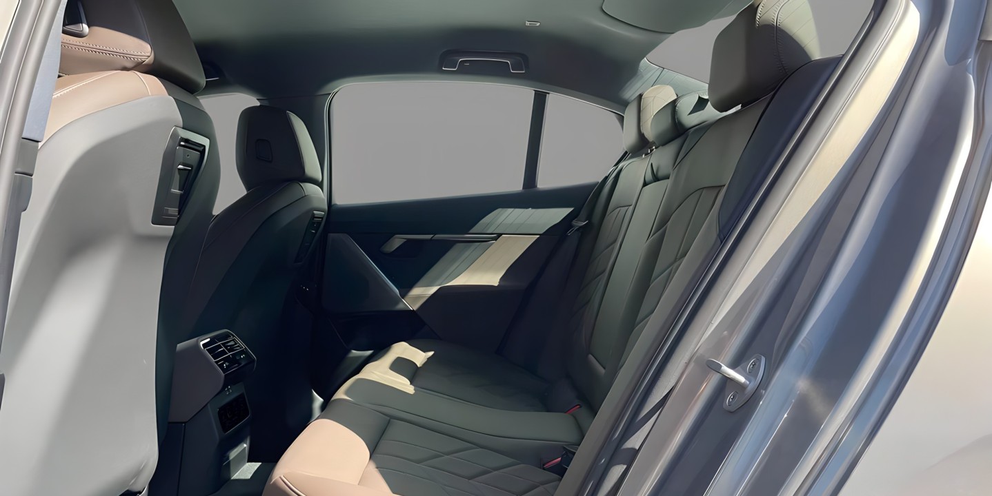 BMW Seria 5 520i (5)