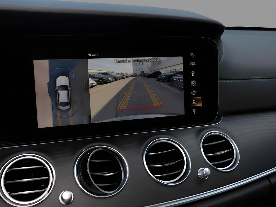 Mercedes-Benz E 300e 4MATIC AMG Line - foto 10