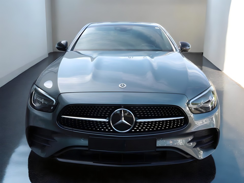 Mercedes-Benz E 300e 4MATIC AMG Line