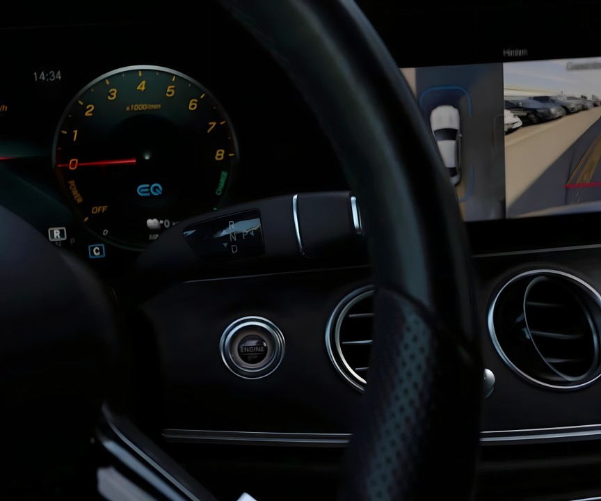 Mercedes-Benz E 300e 4MATIC AMG Line - foto 14