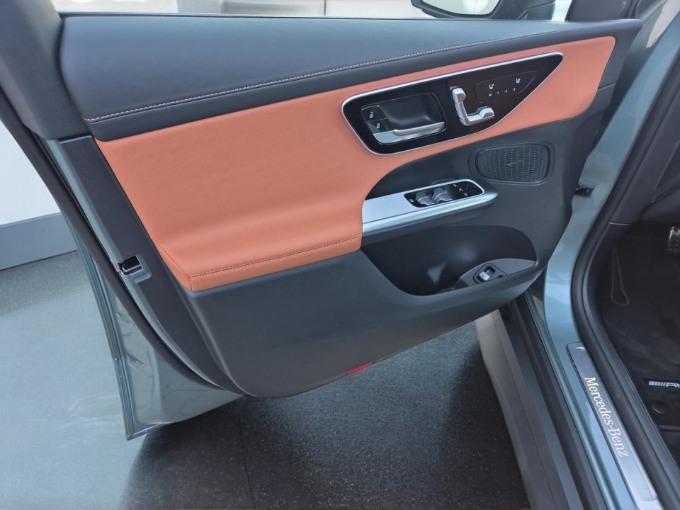 Mercedes-Benz GLC Coupe 300e 4MATIC AMG Line - foto 13