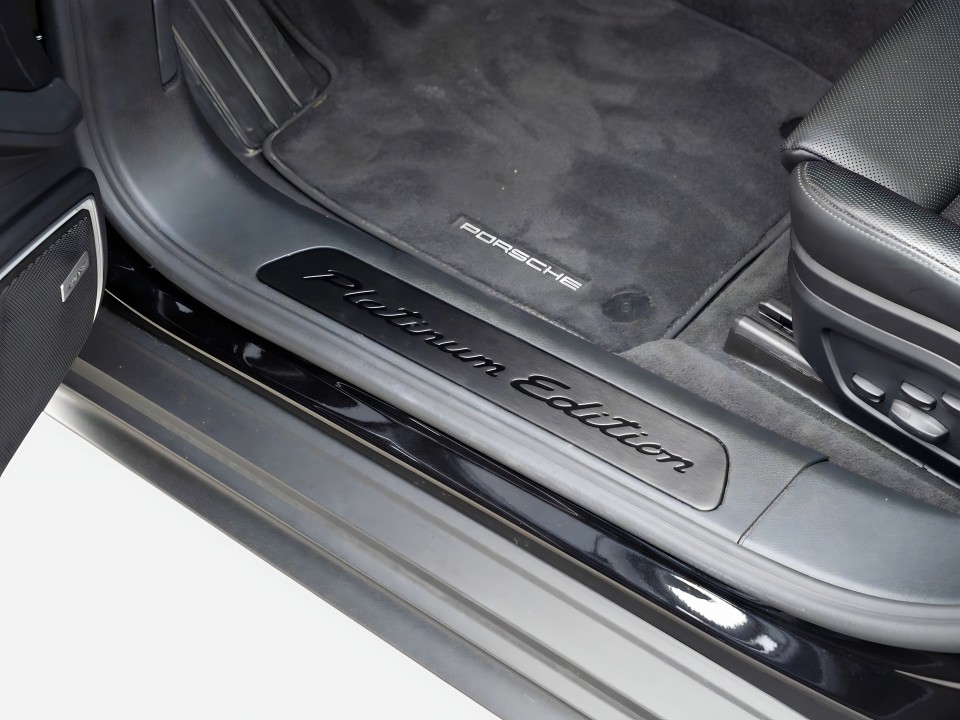 Porsche Panamera 4 E-Hybrid Platinum Edition - foto 25