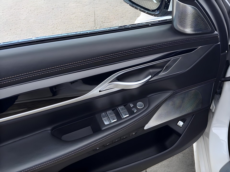 BMW Seria 7 750 Li xDrive M-Sport - foto 11