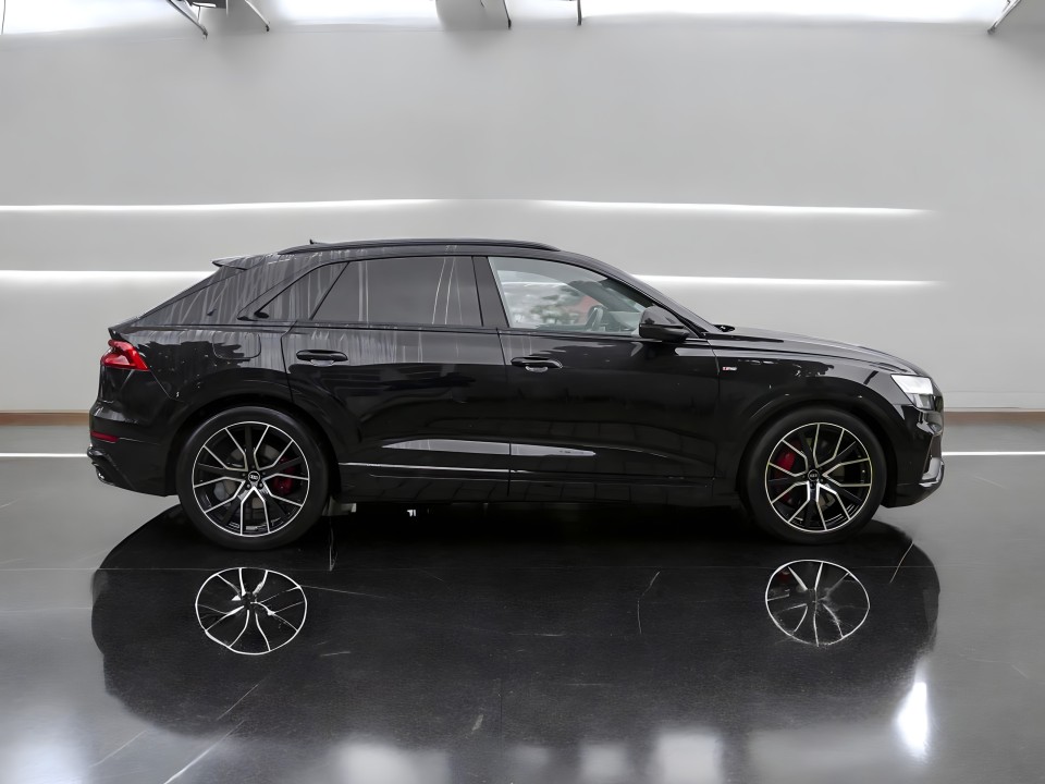 Audi Q8 60 TFSIe quattro tiptronic S-Line (3)