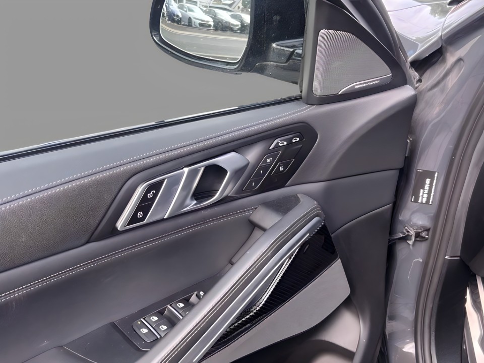 BMW X6 M50i - foto 10