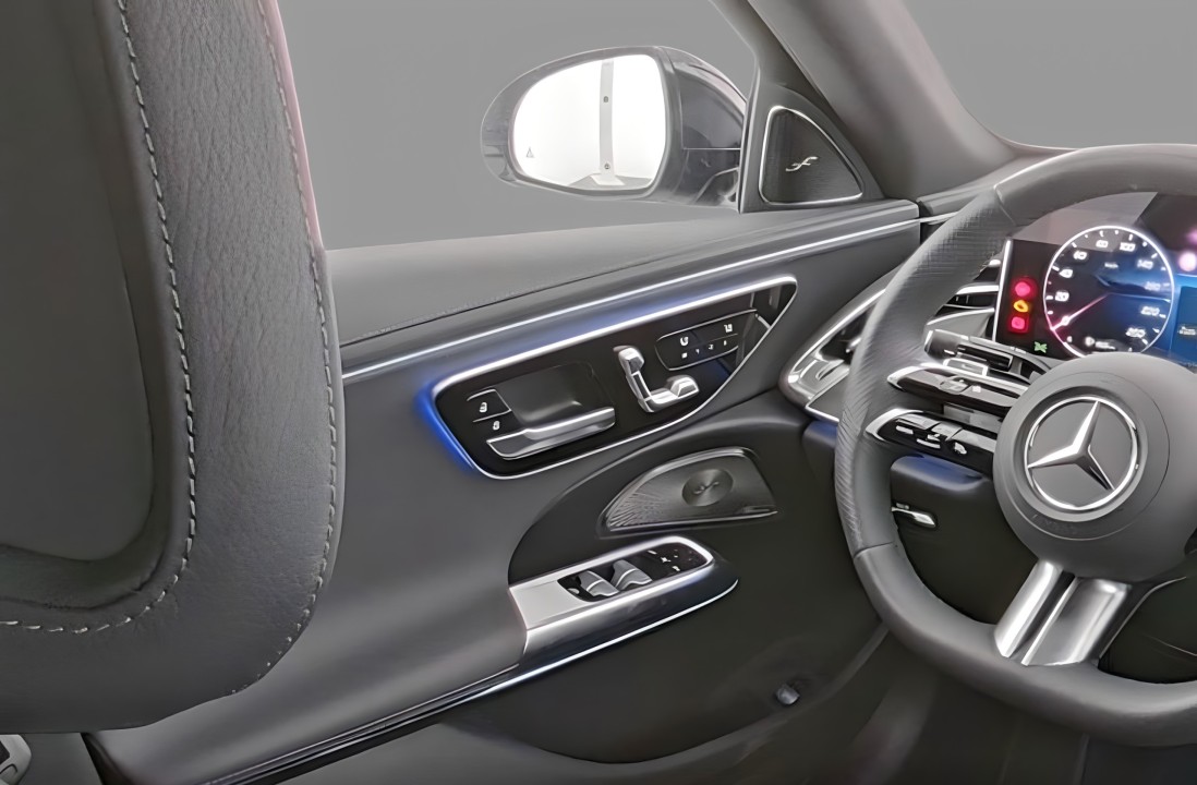 Mercedes-Benz E 450 4MATIC AMG - foto 7