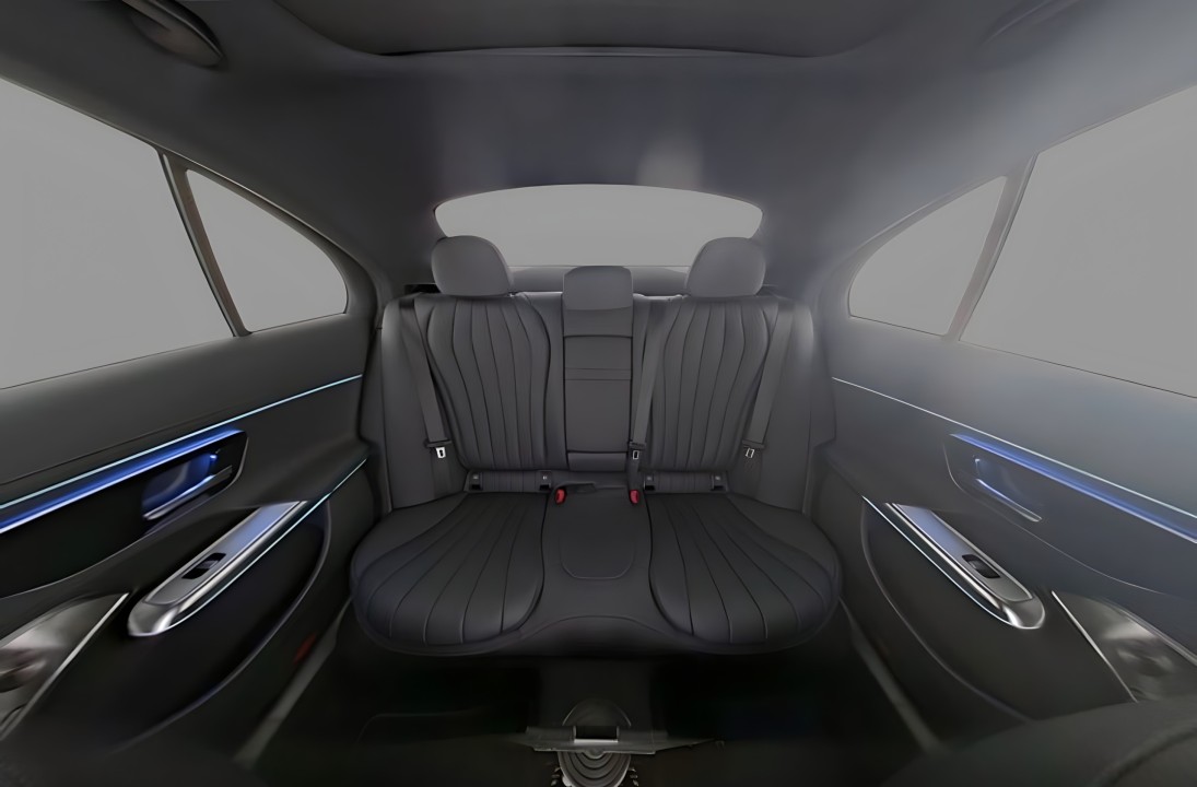 Mercedes-Benz E 450 4MATIC AMG (4)