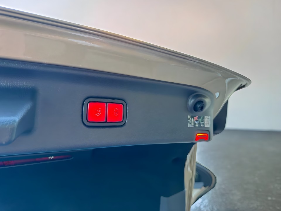 Mercedes-Benz S 63 AMG E-Performance - foto 32