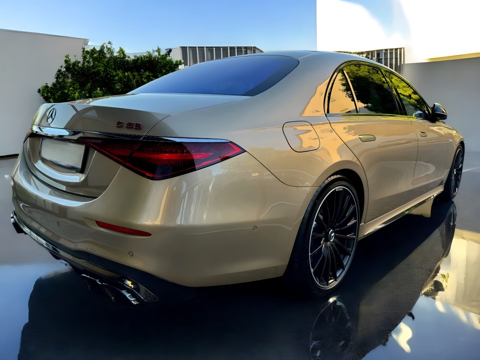 Mercedes-Benz S 63 AMG E-Performance (2)