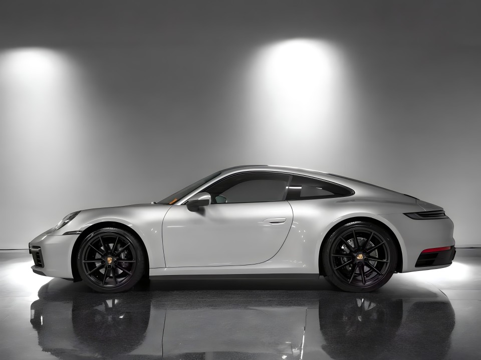 Porsche 911 Carrera (2)