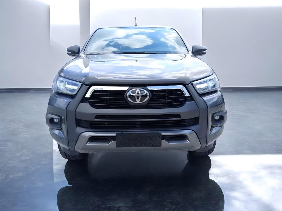 Toyota Hilux Double Cab Invincible - foto 6