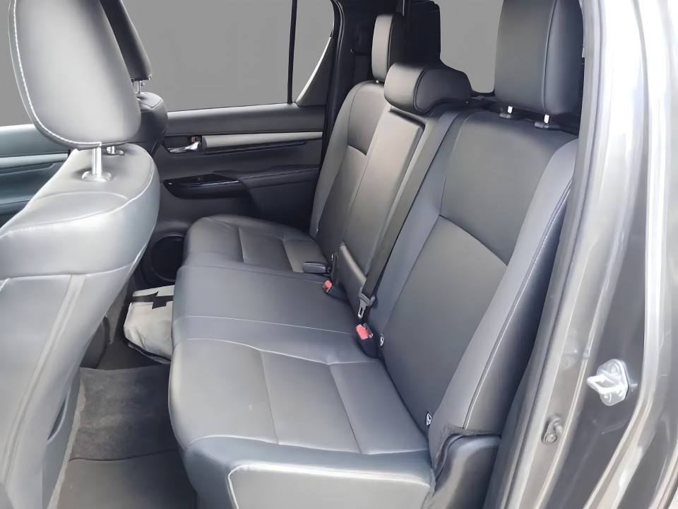 Toyota Hilux Double Cab Invincible - foto 11
