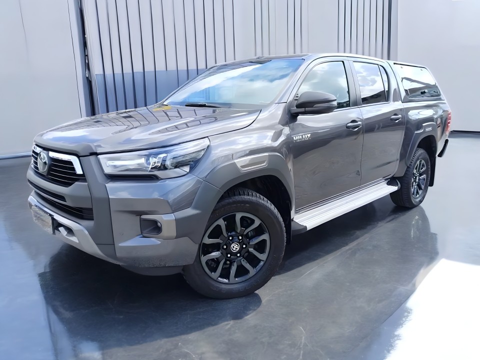 Toyota Hilux Double Cab Invincible (5)