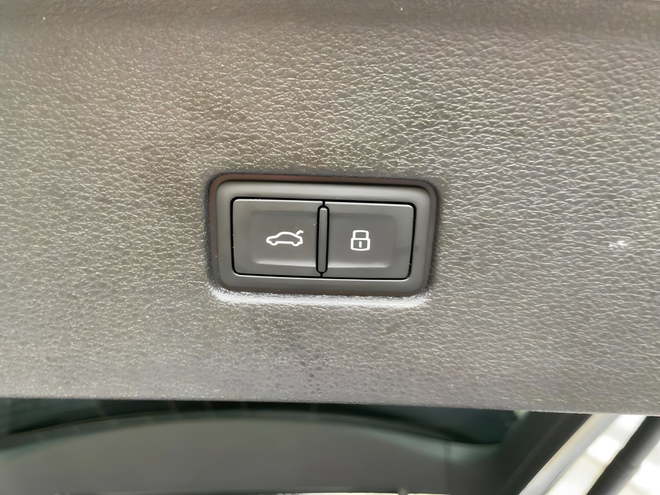 Audi Q8 50 TDI Quattro - foto 13