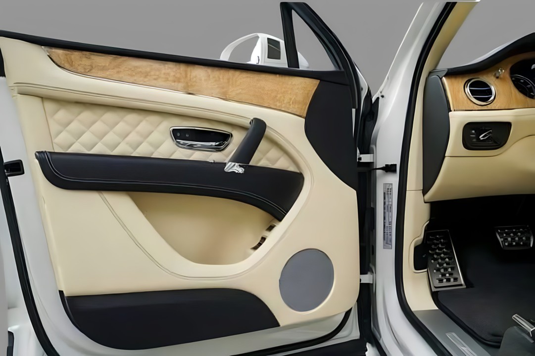 Bentley Bentayga - foto 8