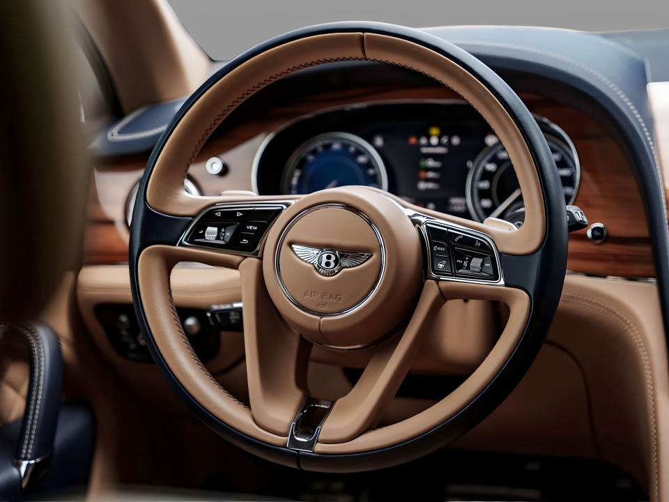 Bentley Bentayga Hybrid - foto 12