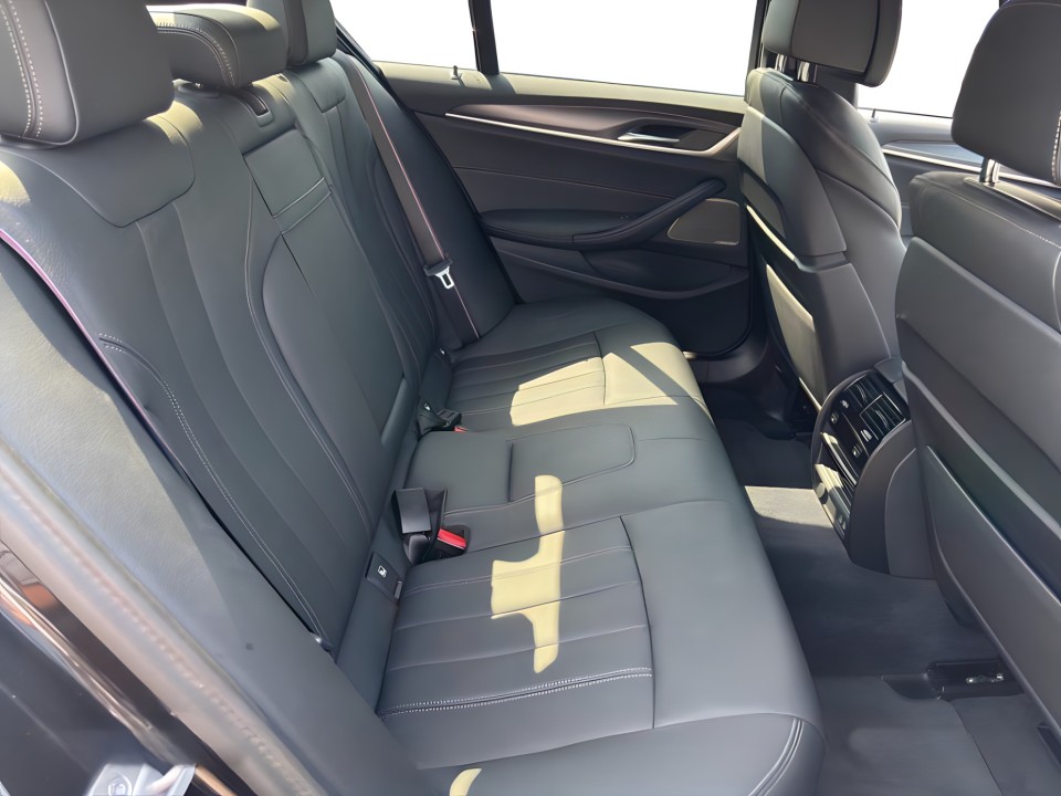 BMW Seria 5 520d xDrive M-Sport - foto 13