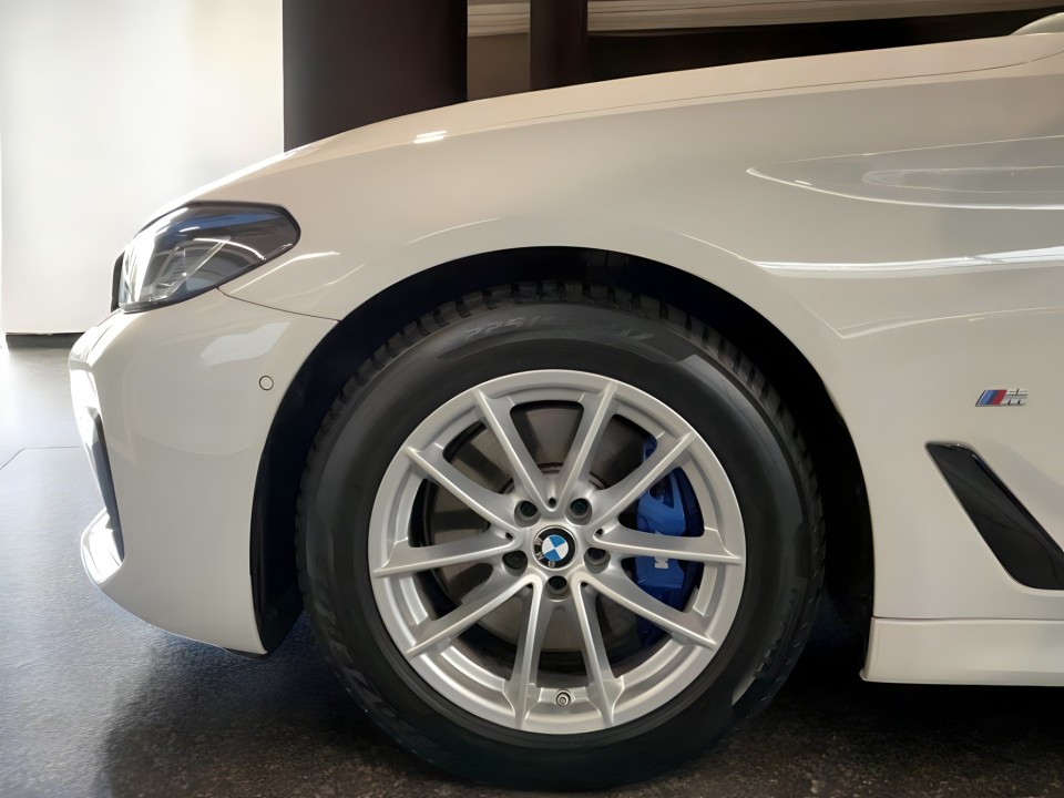 BMW Seria 5 520d xDrive M-Sport - foto 16