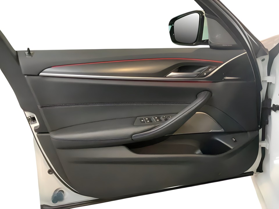 BMW Seria 5 520d xDrive M-Sport - foto 15