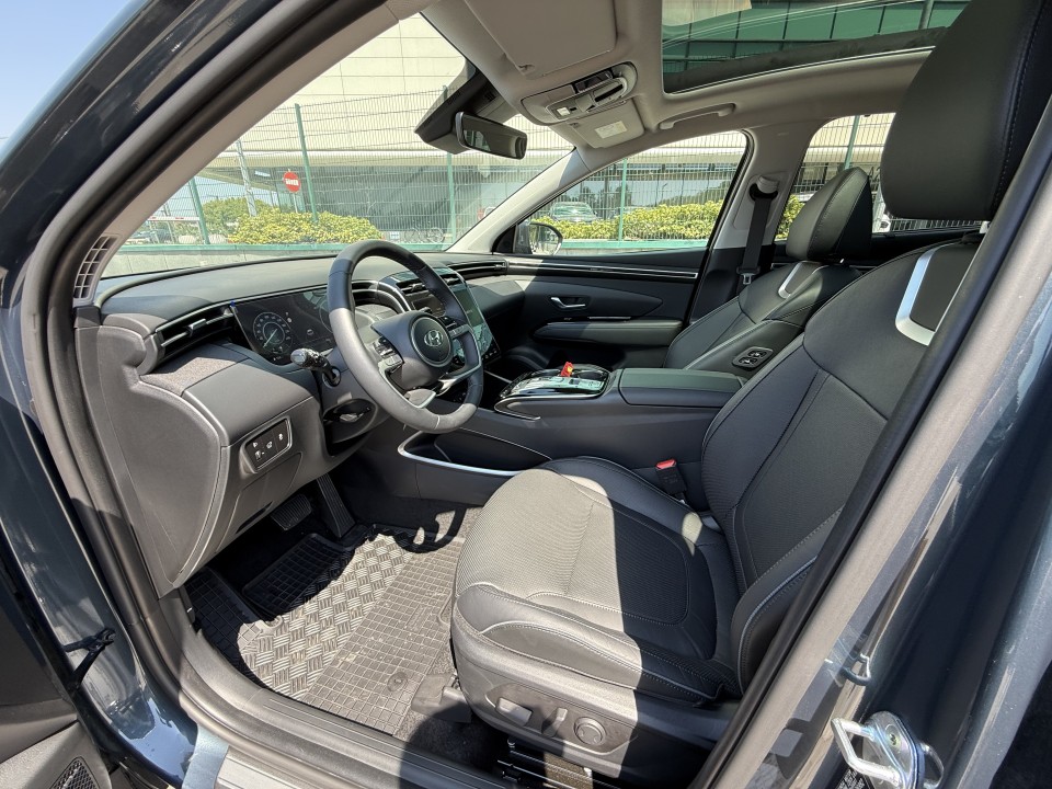 Hyundai Tucson 1.6 TURBO GDI 180 CP 4Х4 - 7DCT Luxury - foto 11