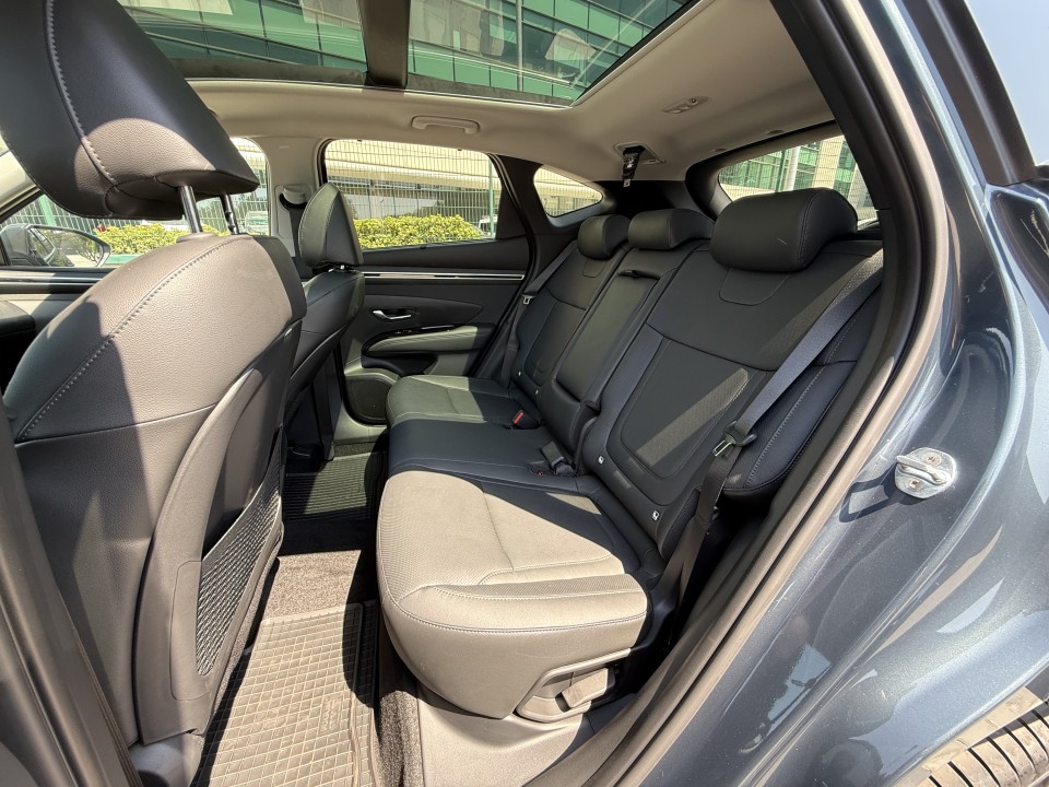 Hyundai Tucson 1.6 TURBO GDI 180 CP 4Х4 - 7DCT Luxury - foto 13