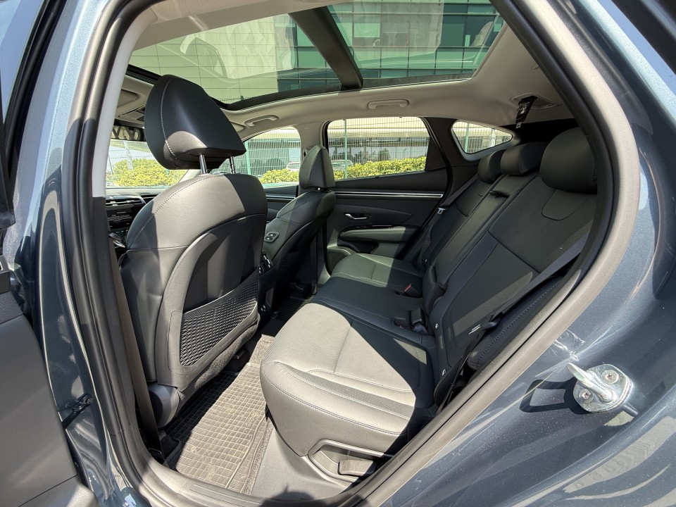 Hyundai Tucson 1.6 TURBO GDI 180 CP 4Х4 - 7DCT Luxury - foto 14