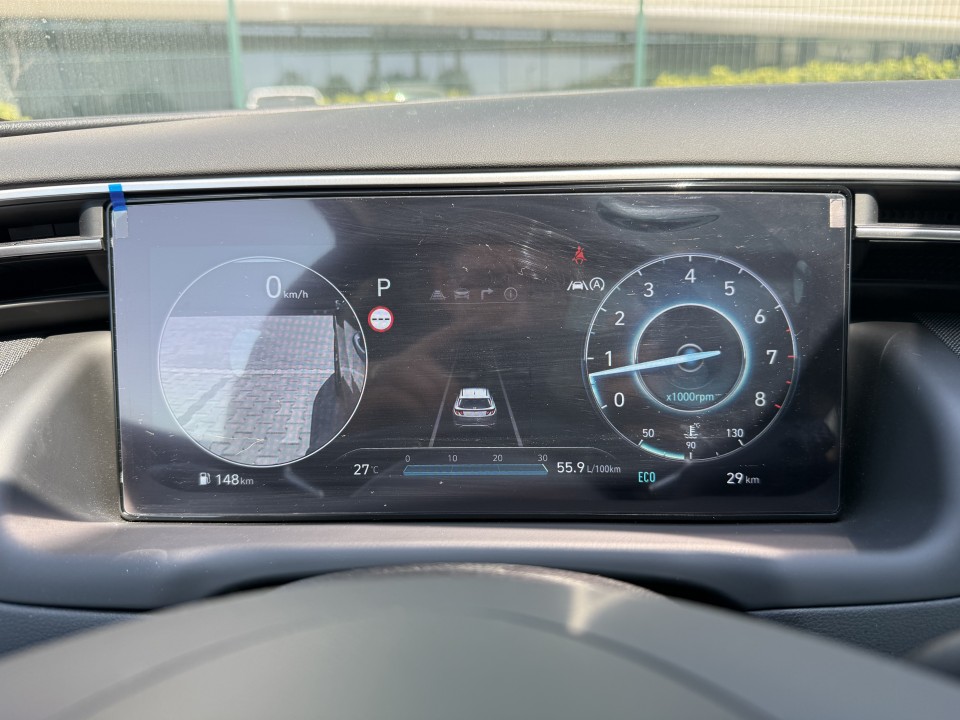 Hyundai Tucson 1.6 TURBO GDI 180 CP 4Х4 - 7DCT Luxury - foto 23