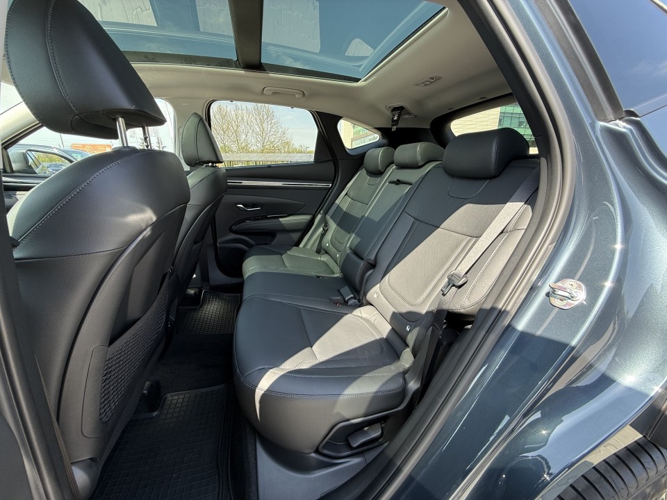 Hyundai Tucson 1.6 TURBO GDI 180 CP 4Х4 - 7DCT Luxury - foto 13