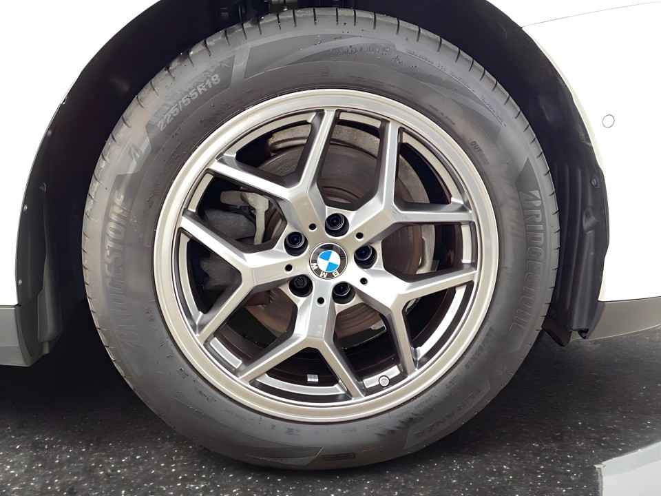 BMW Seria 5 520d xDrive - foto 24