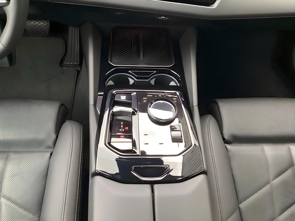 BMW Seria 5 520d xDrive - foto 12