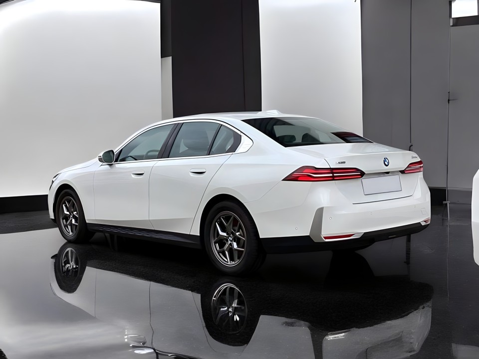 BMW Seria 5 520d xDrive (4)