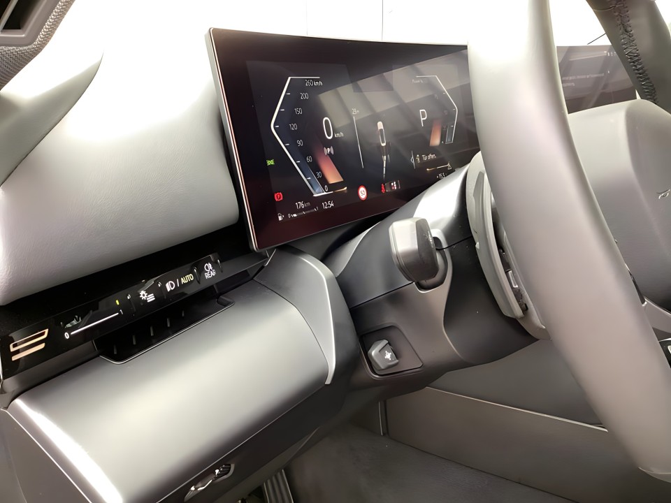 BMW Seria 5 520d xDrive - foto 10