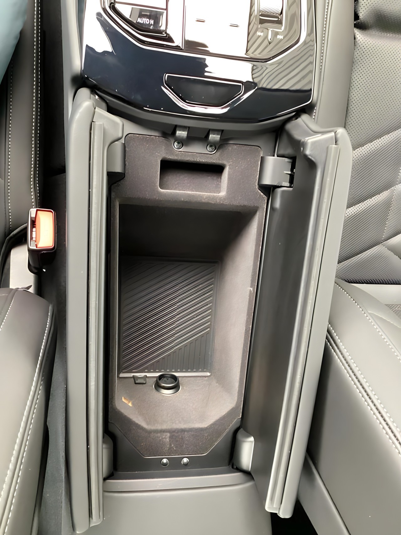 BMW Seria 5 520d xDrive - foto 16