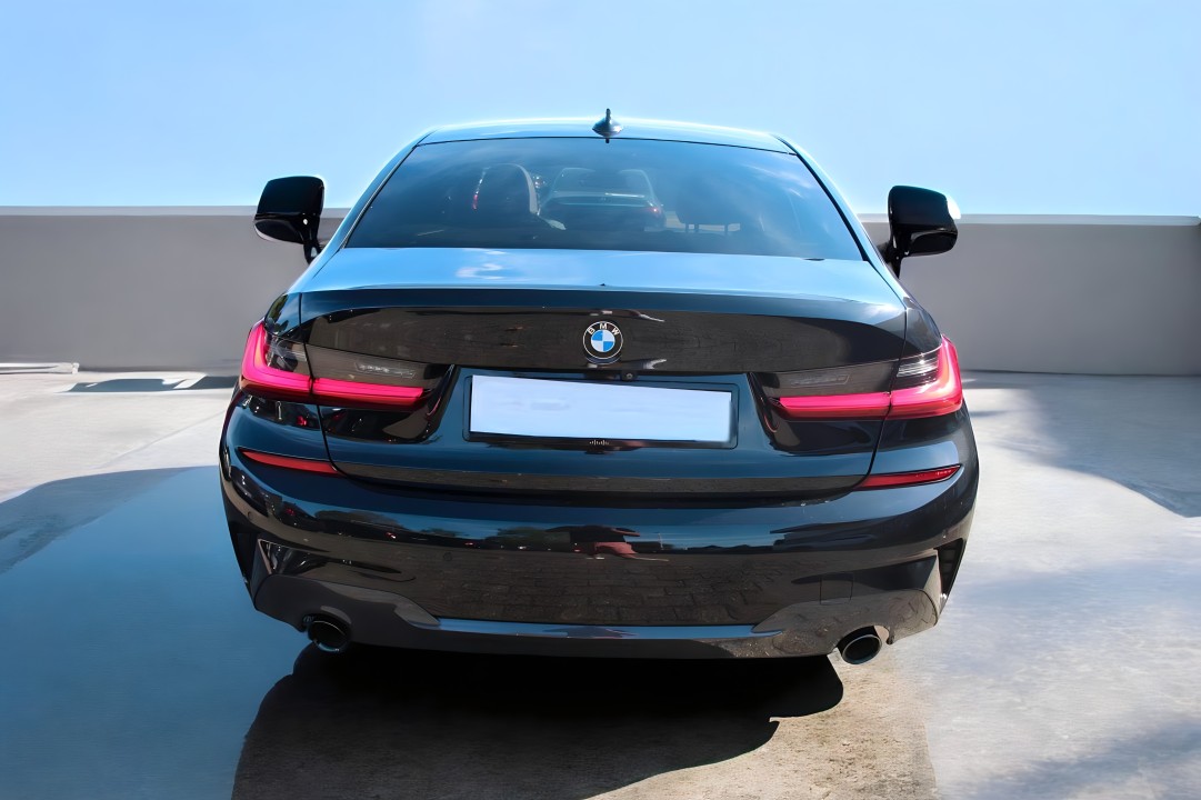 BMW Seria 3 330i xDrive (4)