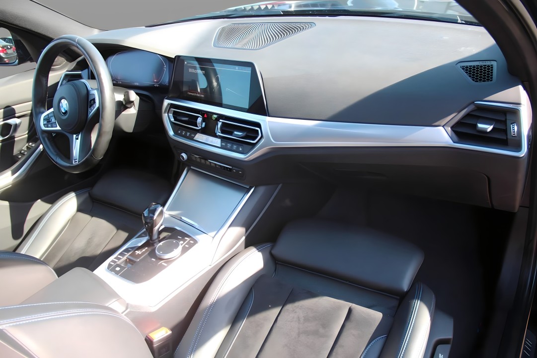 BMW Seria 3 330i xDrive - foto 11