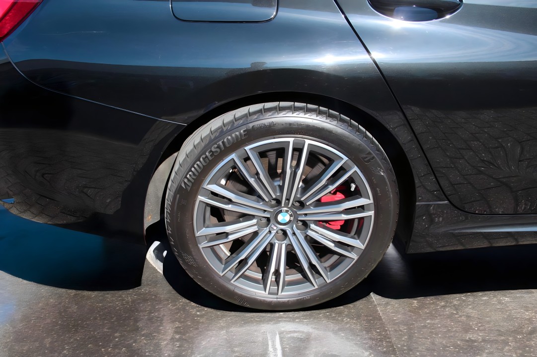 BMW Seria 3 330i xDrive - foto 14