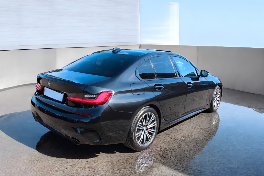 BMW Seria 3 330i xDrive (3)