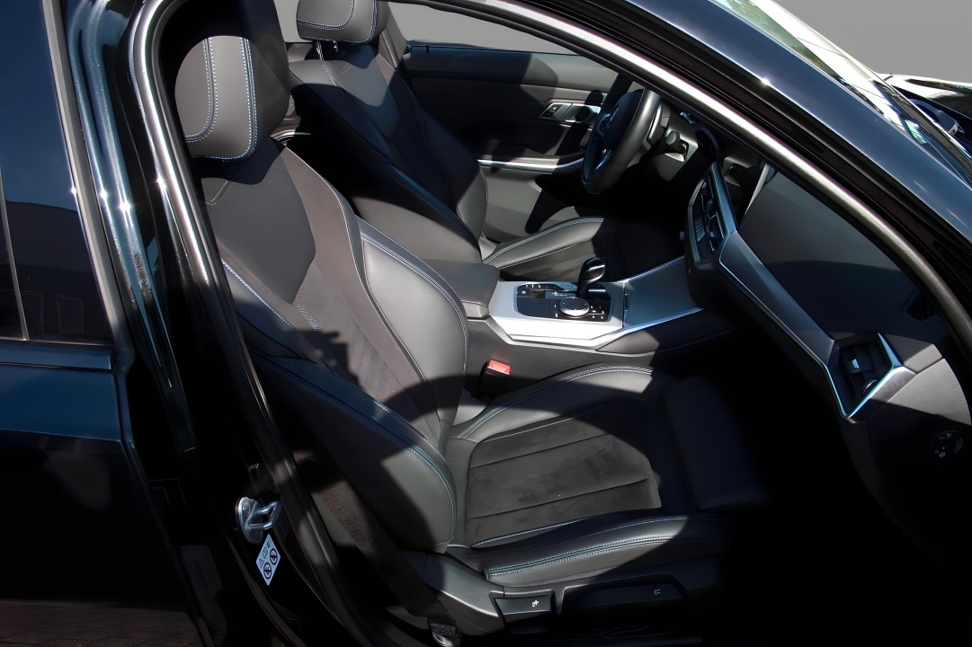 BMW Seria 3 330i xDrive - foto 10