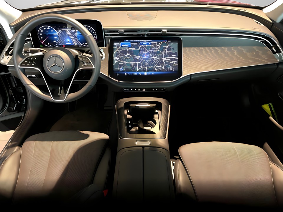 Mercedes-Benz E 300e 4MATIC AMG - foto 11