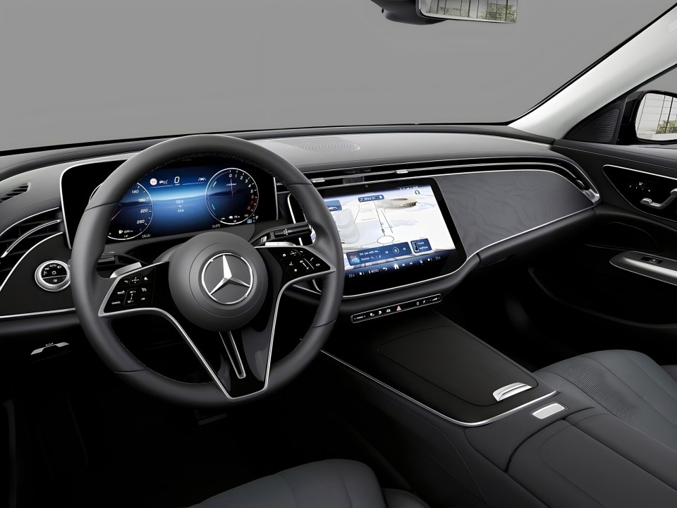 Mercedes-Benz E 300e 4MATIC AMG - foto 13